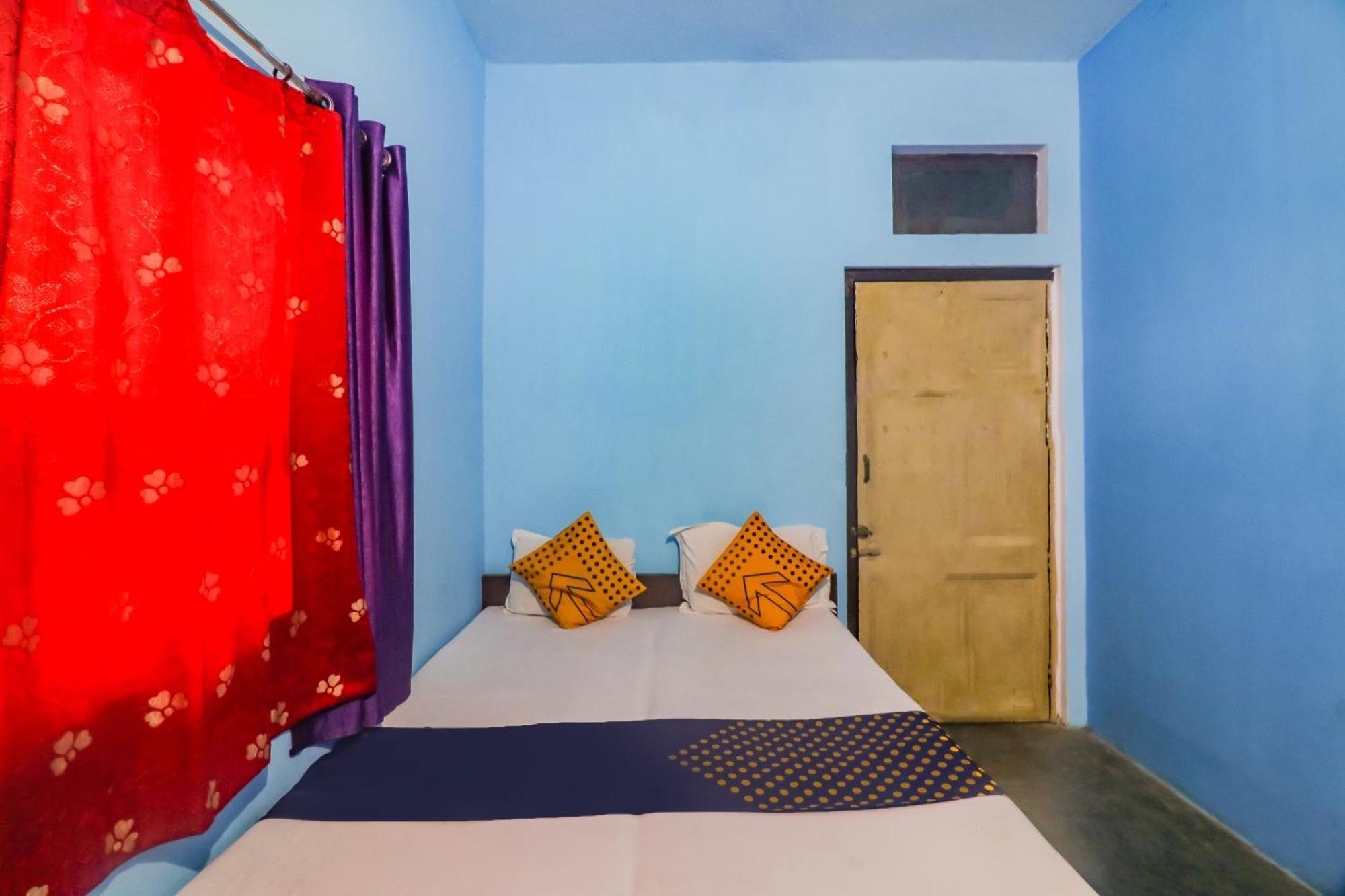 Spot On Mishra Guest House Варанаси Экстерьер фото